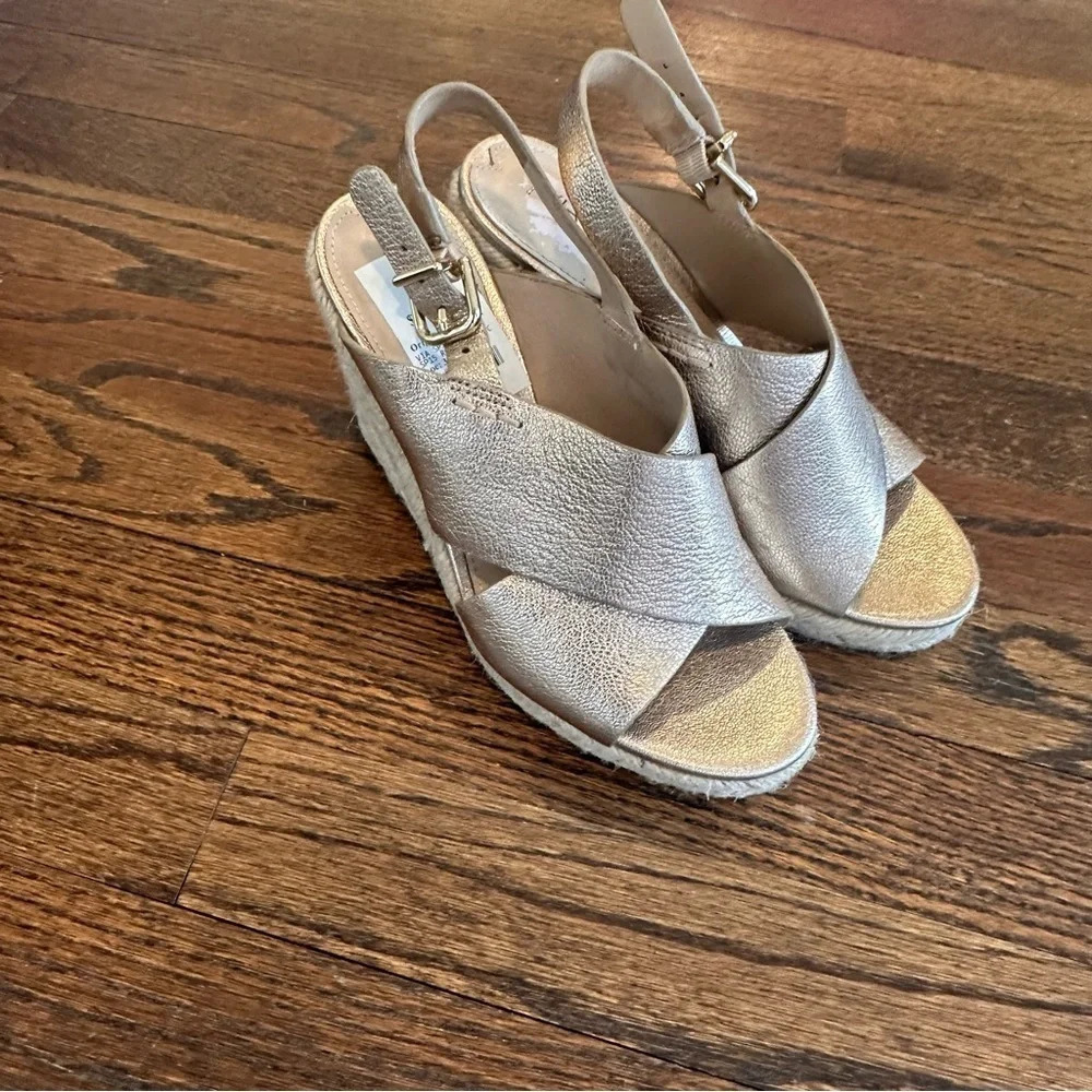 Via Spiga Gold Eapadrille Wedge 5.5 Pristine Condition